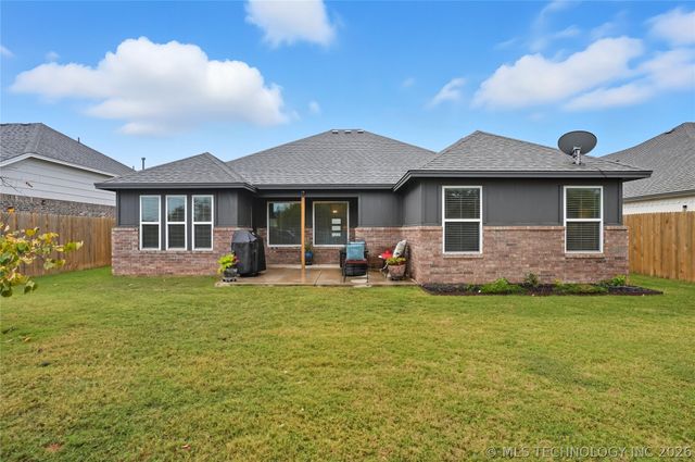 7207 E 131st Place S, Bixby, OK 74008
