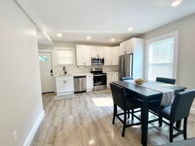 5 Ferdinand St, Worcester, MA 01603