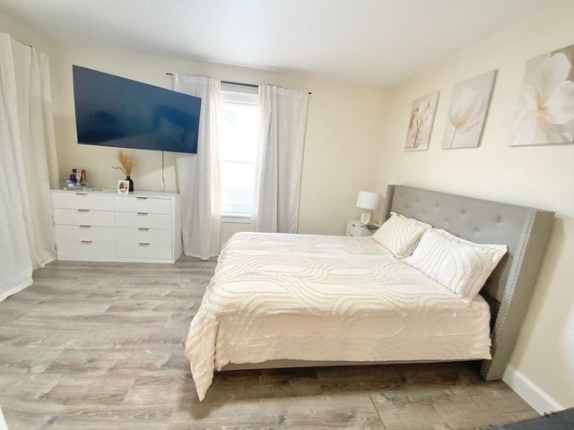 5 Ferdinand St, Worcester, MA 01603