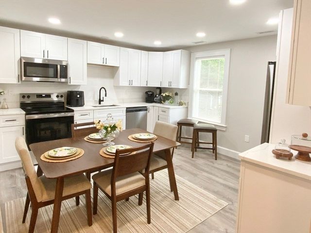 5 Ferdinand St, Worcester, MA 01603