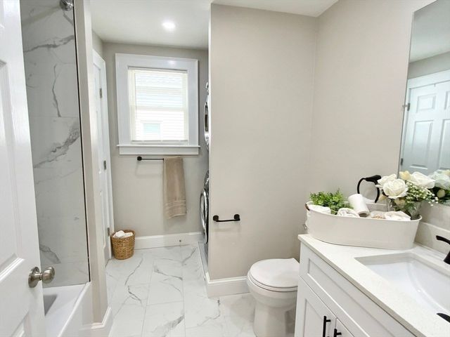 5 Ferdinand St, Worcester, MA 01603