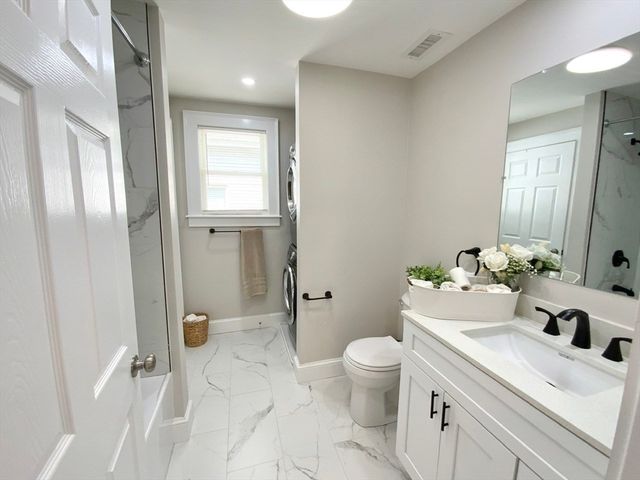 5 Ferdinand St, Worcester, MA 01603