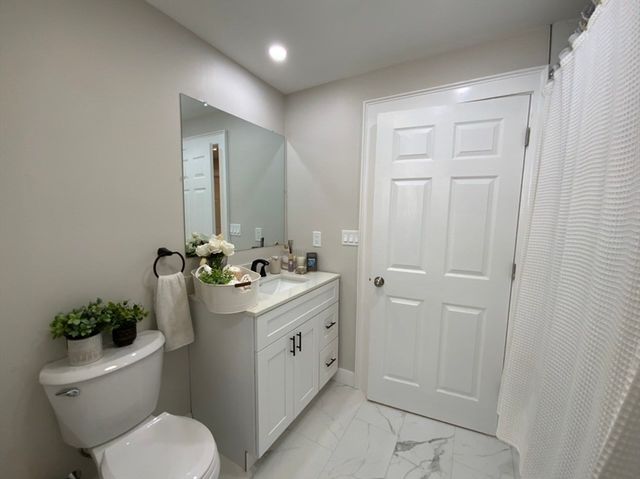 5 Ferdinand St, Worcester, MA 01603