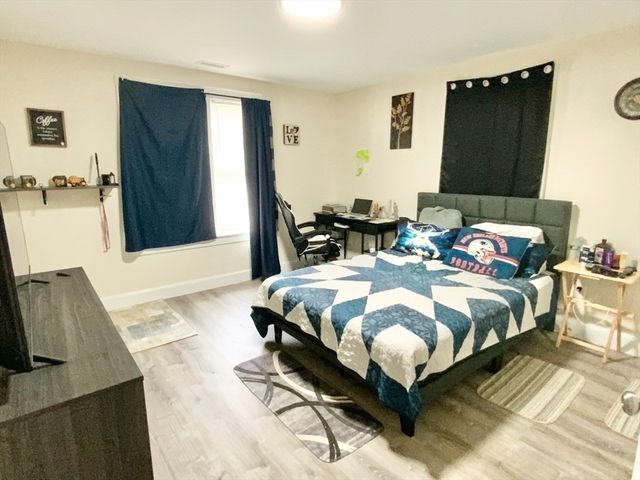 5 Ferdinand St, Worcester, MA 01603