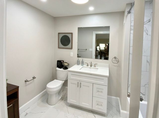 5 Ferdinand St, Worcester, MA 01603