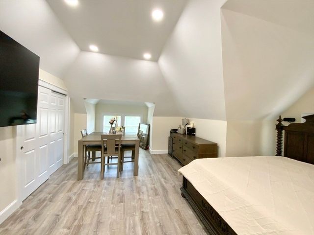 5 Ferdinand St, Worcester, MA 01603