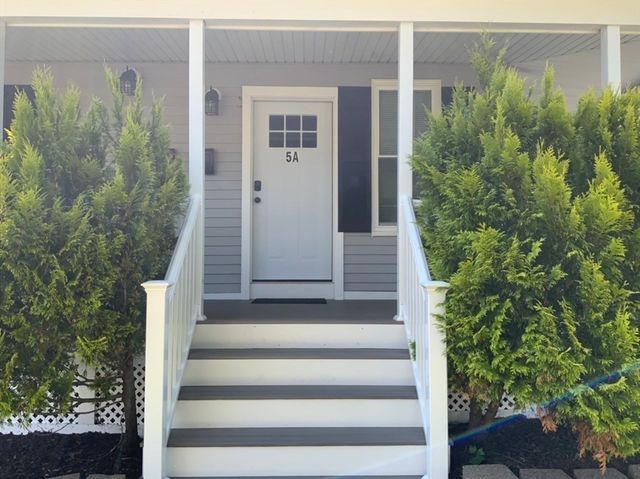 5 Ferdinand St, Worcester, MA 01603