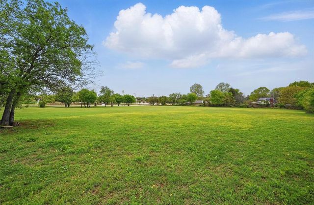 1731 N Walnut Creek Drive, Mansfield, TX 76063