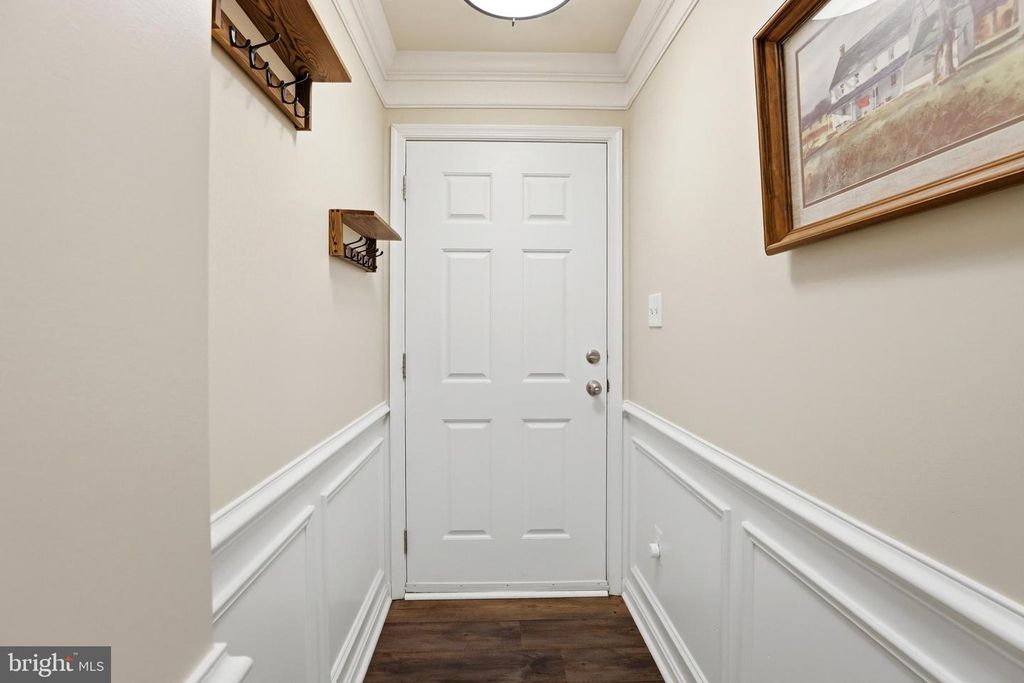 Image 2 of property listing at 876 NANCY LYNN LN, Arnold, MD 21012