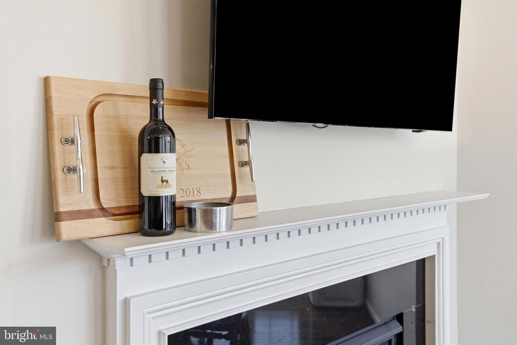 Image 21 of property listing at 876 NANCY LYNN LN, Arnold, MD 21012