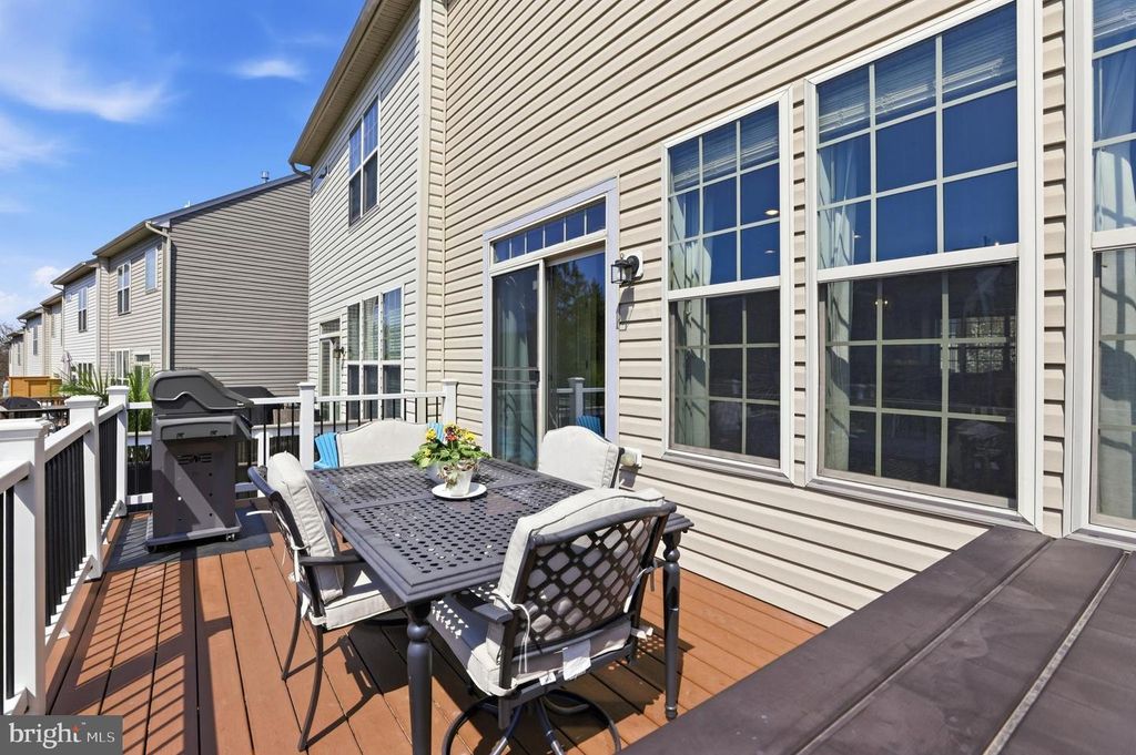 Image 24 of property listing at 876 NANCY LYNN LN, Arnold, MD 21012