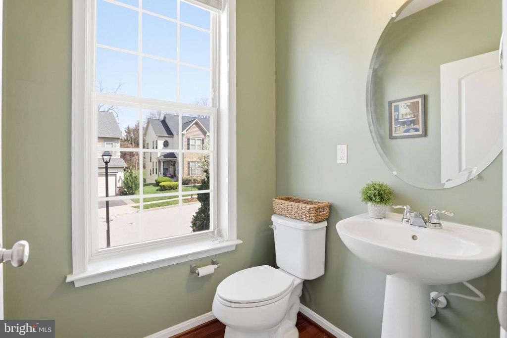 Image 25 of property listing at 876 NANCY LYNN LN, Arnold, MD 21012