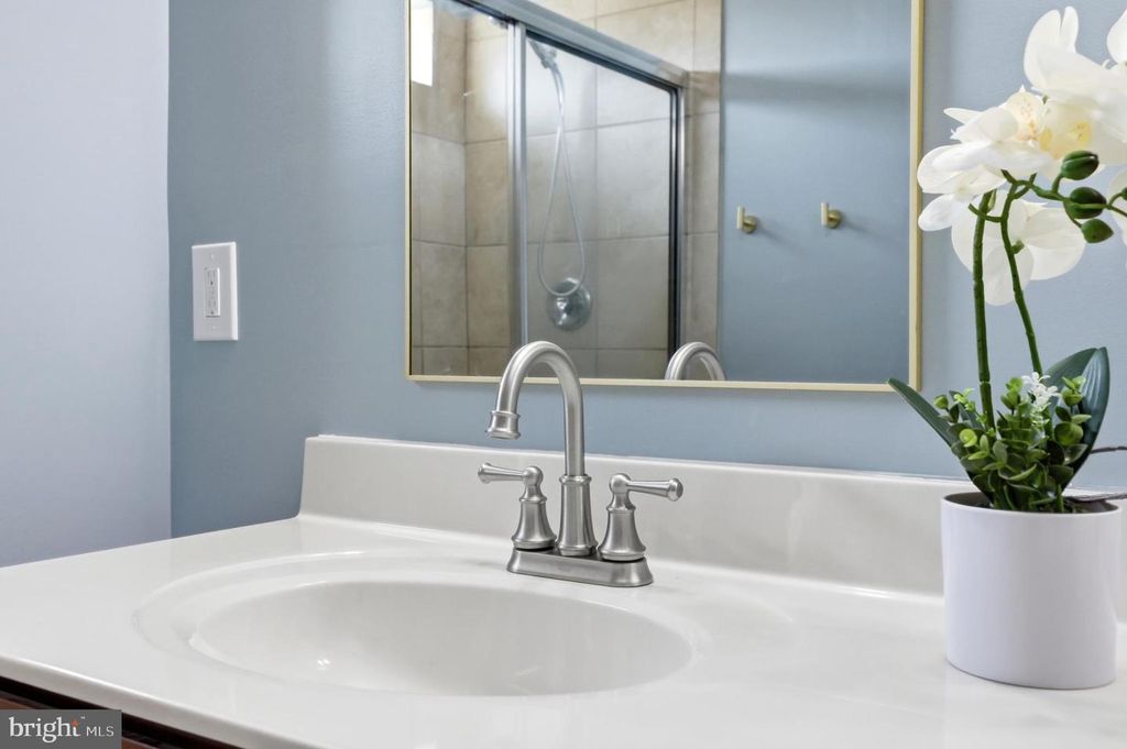 Image 32 of property listing at 876 NANCY LYNN LN, Arnold, MD 21012