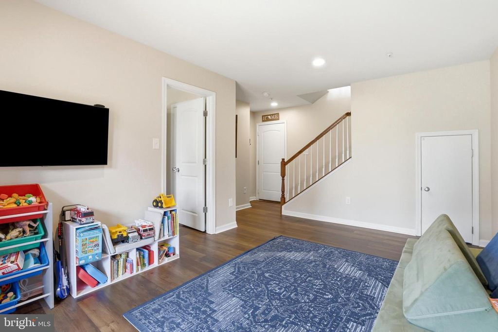 Image 43 of property listing at 876 NANCY LYNN LN, Arnold, MD 21012