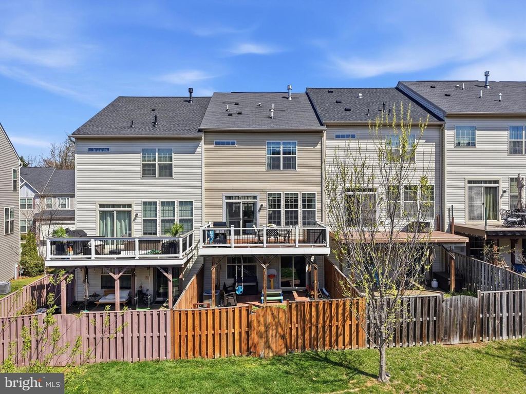 Image 46 of property listing at 876 NANCY LYNN LN, Arnold, MD 21012