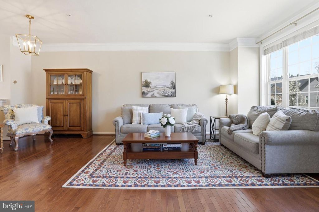 Image 6 of property listing at 876 NANCY LYNN LN, Arnold, MD 21012