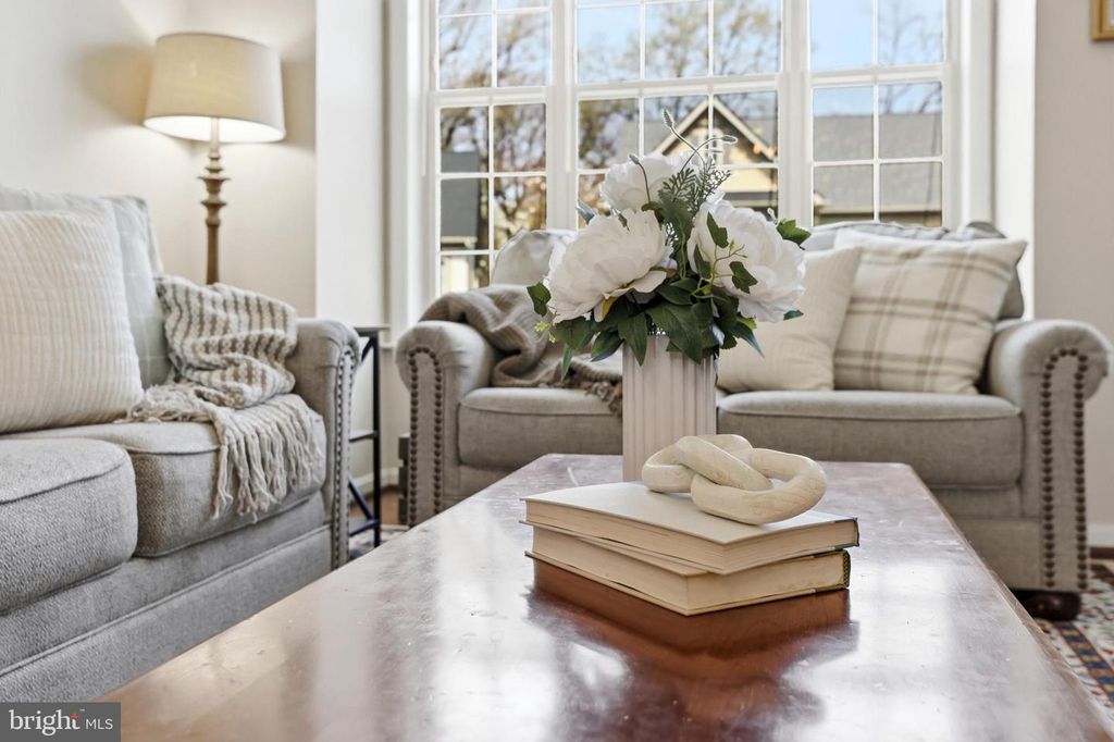 Image 7 of property listing at 876 NANCY LYNN LN, Arnold, MD 21012