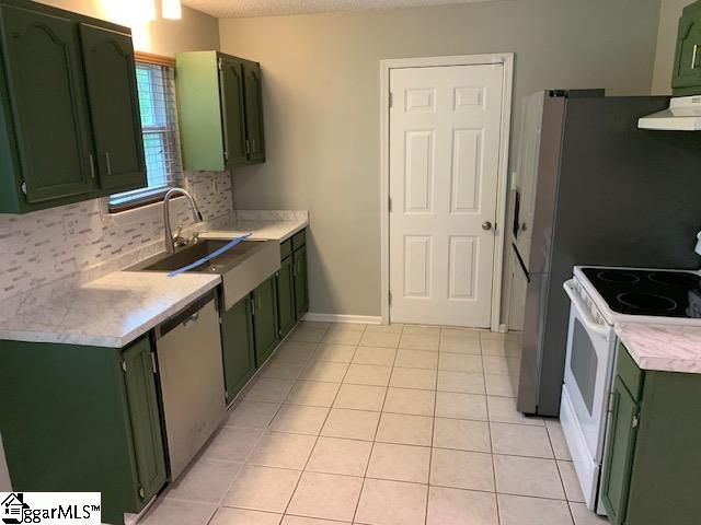 221 Twin Falls Drive, Simpsonville, SC 29680
