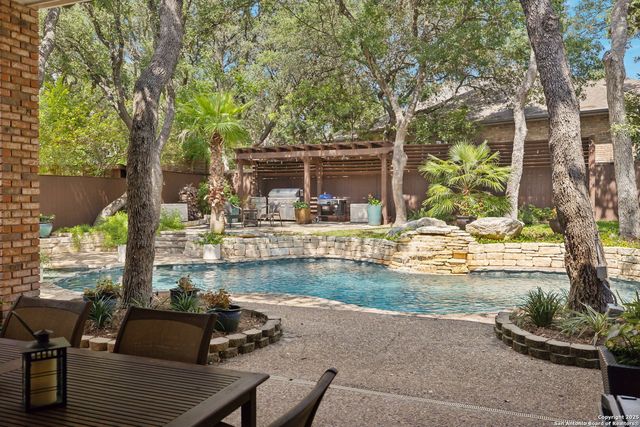 10 Inwood Manor, San Antonio, TX 78248