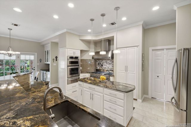 10 Inwood Manor, San Antonio, TX 78248