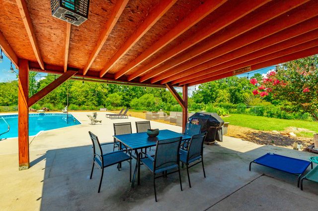 575 W Nickajack Road, Ringgold, GA 30736