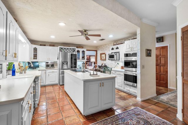 9 Alnwick Road, Palm Beach Gardens, FL 33418