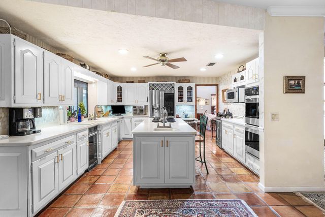 9 Alnwick Road, Palm Beach Gardens, FL 33418