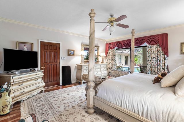 9 Alnwick Road, Palm Beach Gardens, FL 33418