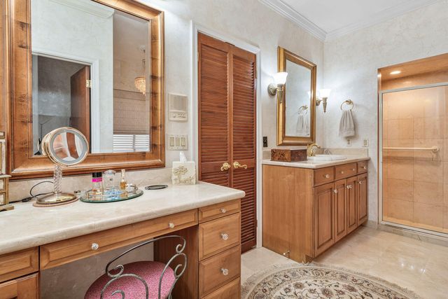 9 Alnwick Road, Palm Beach Gardens, FL 33418