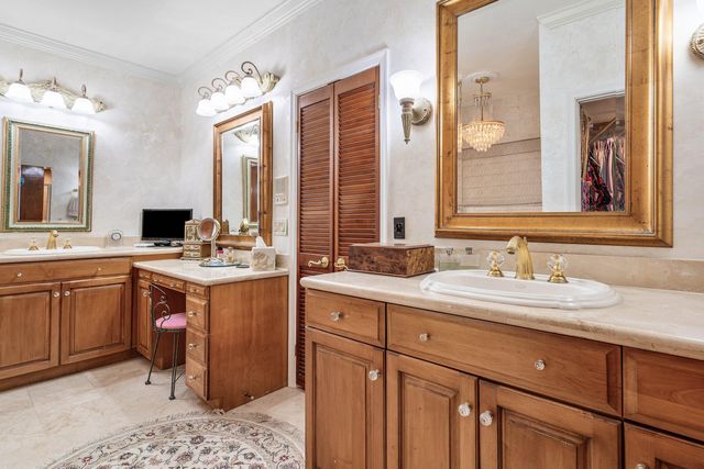 9 Alnwick Road, Palm Beach Gardens, FL 33418