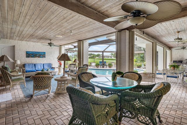 9 Alnwick Road, Palm Beach Gardens, FL 33418