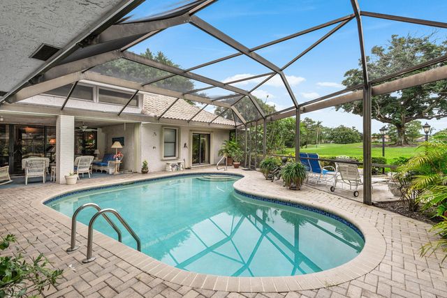 9 Alnwick Road, Palm Beach Gardens, FL 33418