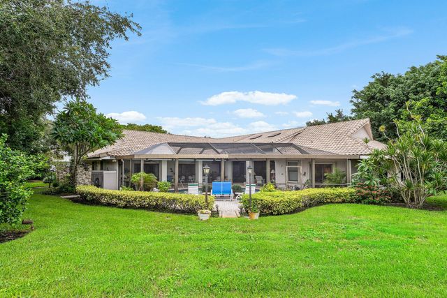 9 Alnwick Road, Palm Beach Gardens, FL 33418