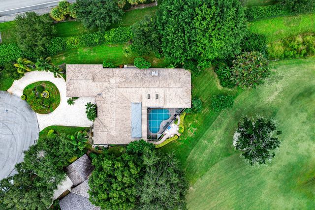 9 Alnwick Road, Palm Beach Gardens, FL 33418