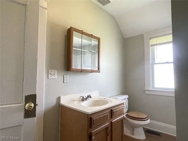 10301 Dickens Avenue, Cleveland, OH 44104