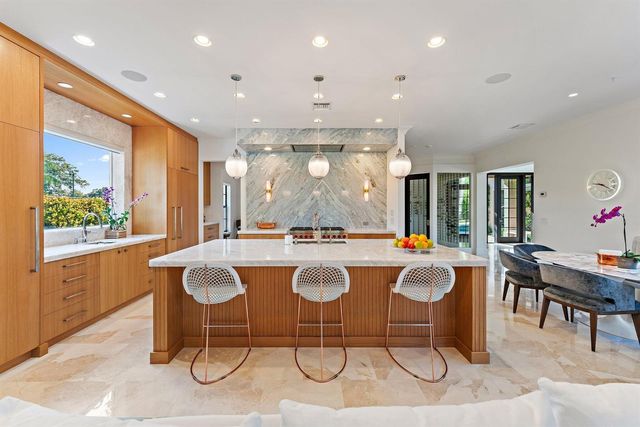 18610 SE Saint Augustine Way, Tequesta, FL 33469