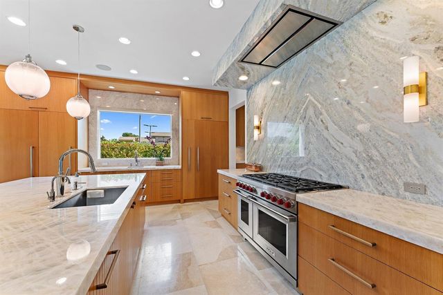 18610 SE Saint Augustine Way, Tequesta, FL 33469