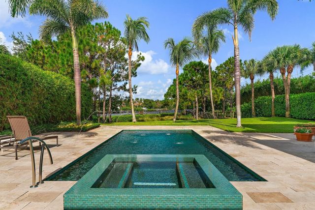18610 SE Saint Augustine Way, Tequesta, FL 33469