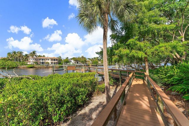 18610 SE Saint Augustine Way, Tequesta, FL 33469