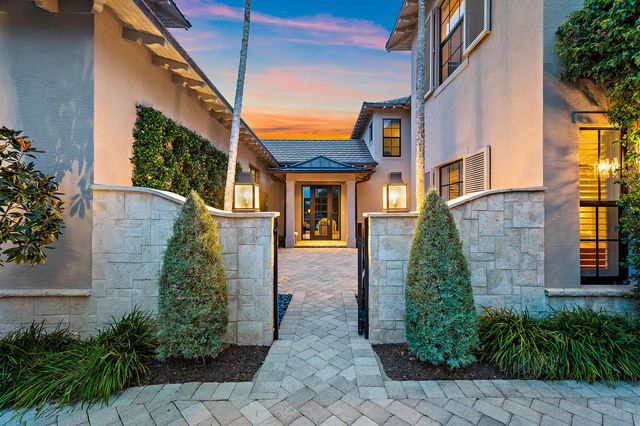 18610 SE Saint Augustine Way, Tequesta, FL 33469