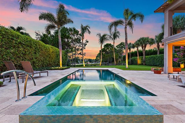 18610 SE Saint Augustine Way, Tequesta, FL 33469