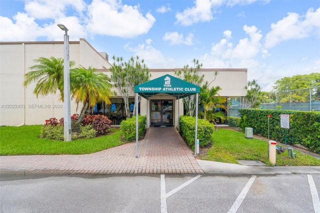 2767 Carambola Circle S 402, Coconut Creek, FL 33066