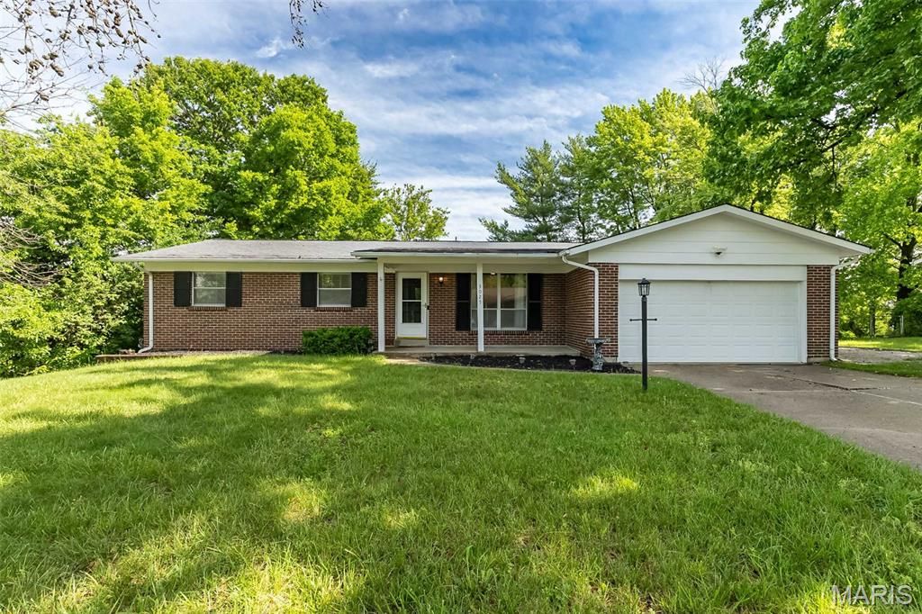 3025 Imperial Drive, St Peters, MO 63303