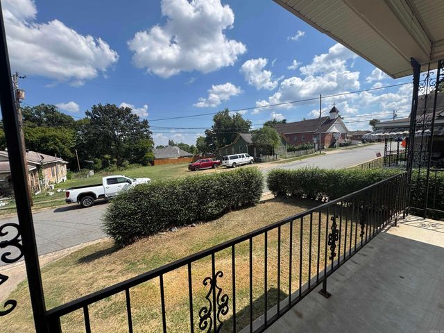 2714 S Spring Street, Little Rock, AR 72206