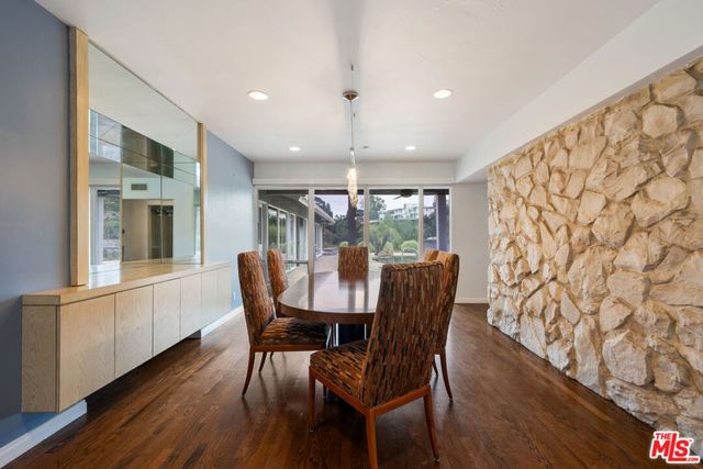 15901 High Knoll Road, Encino, CA 91436
