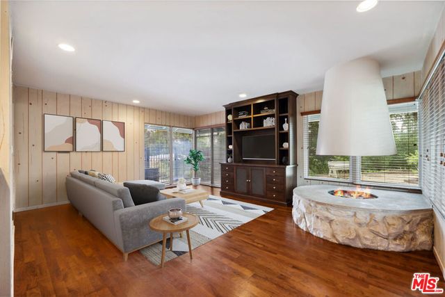 15901 High Knoll Road, Encino, CA 91436