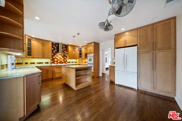 15901 High Knoll Road, Encino, CA 91436