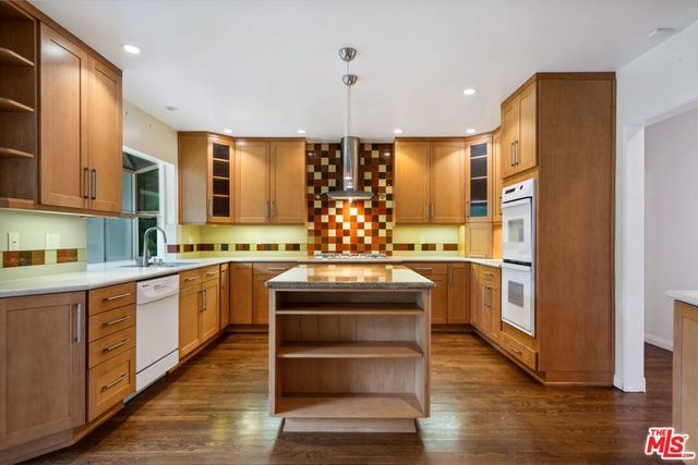 15901 High Knoll Road, Encino, CA 91436