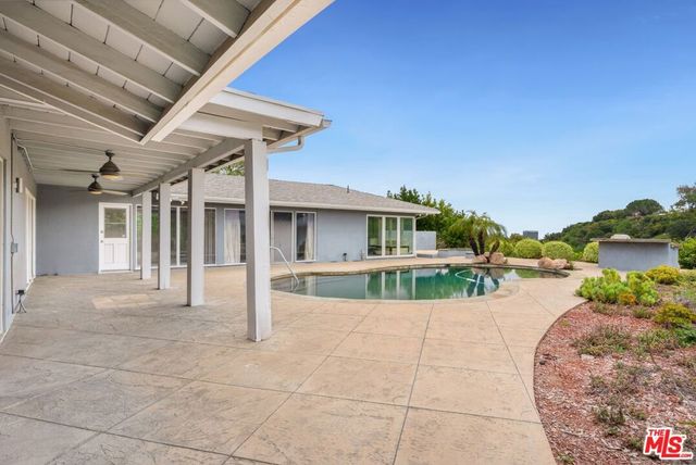15901 High Knoll Road, Encino, CA 91436