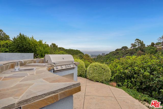 15901 High Knoll Road, Encino, CA 91436
